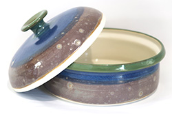 7-inch Porcelain serving dish with Texture Grey, Texture Blue, Texture Emerald and transparent glazes.